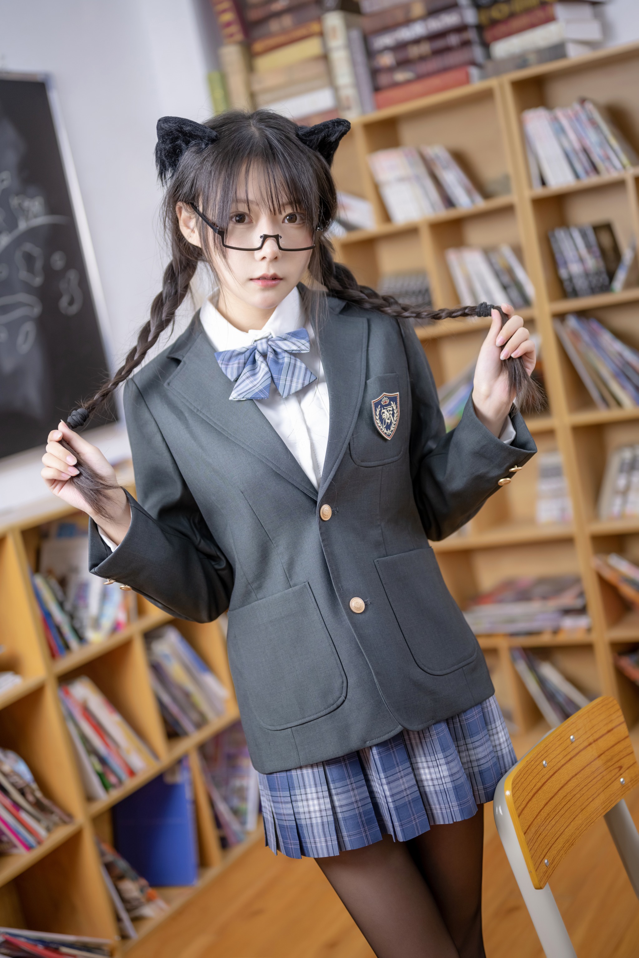 香草喵露露 - NO.035 小露乱撞 jk制服 [35P1V]-XikXak